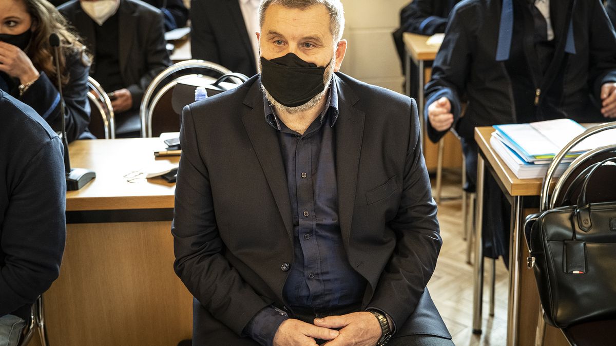 Exsenátor Alexandr Novák nesmí ani po pěti letech z Česka. U soudu neuspěl